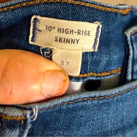 Madewell Like New 10" High Rise Skinny Jeans Button Fly with Raw Hem Size 27 - Picture 9 of 9